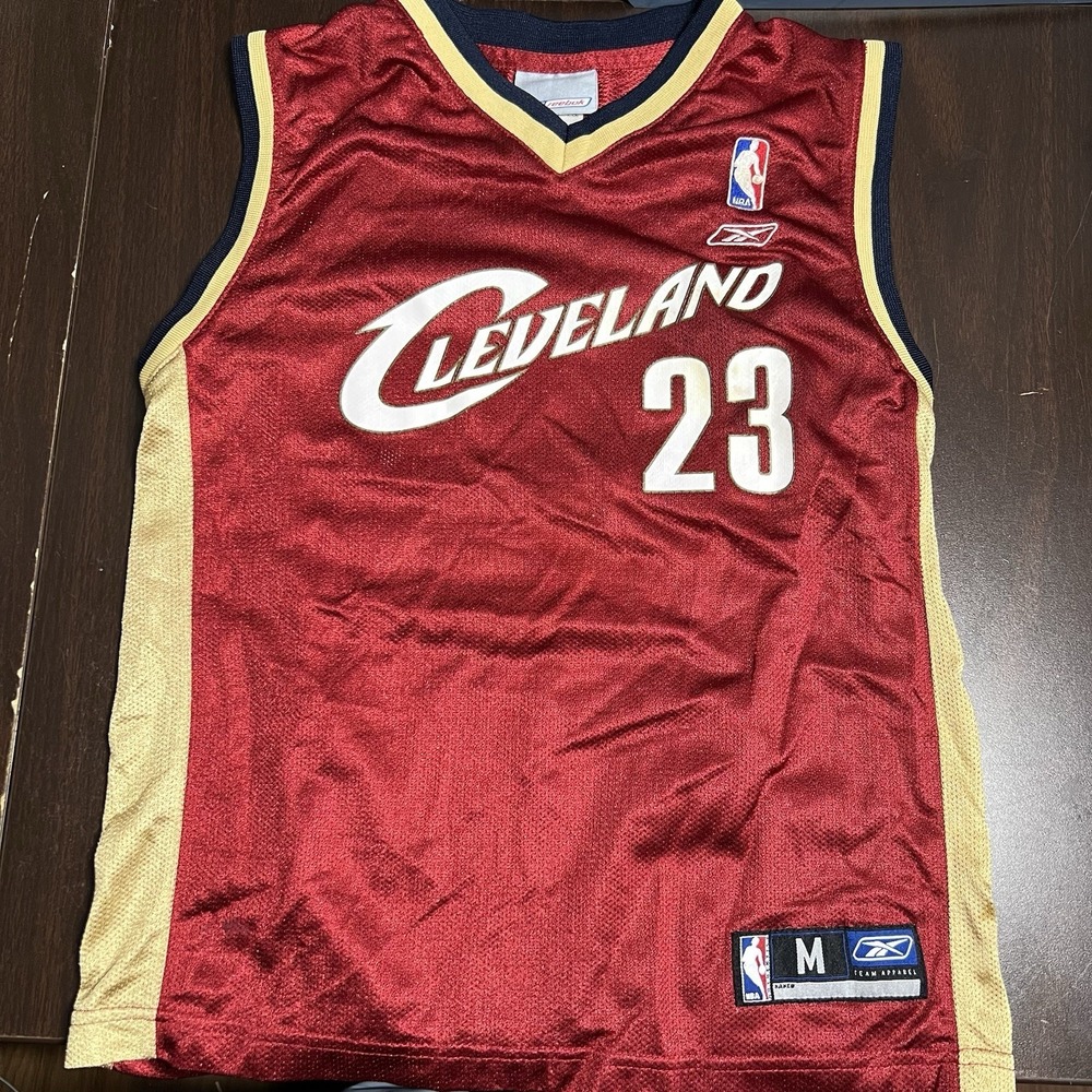 Vintage Reebok Youth Size M Cleveland‎ Cavaliers LeBron James 23 Jersey *READ
